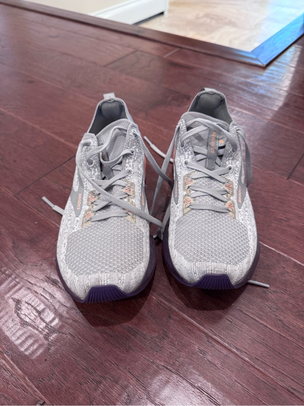 Brooks Women's Gray and Purple Athletic Shoes